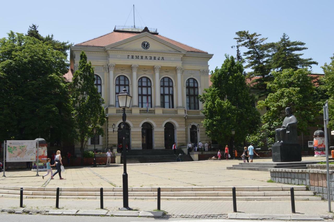 Lux Place Apartments Downtown Kragujevac Exterior photo